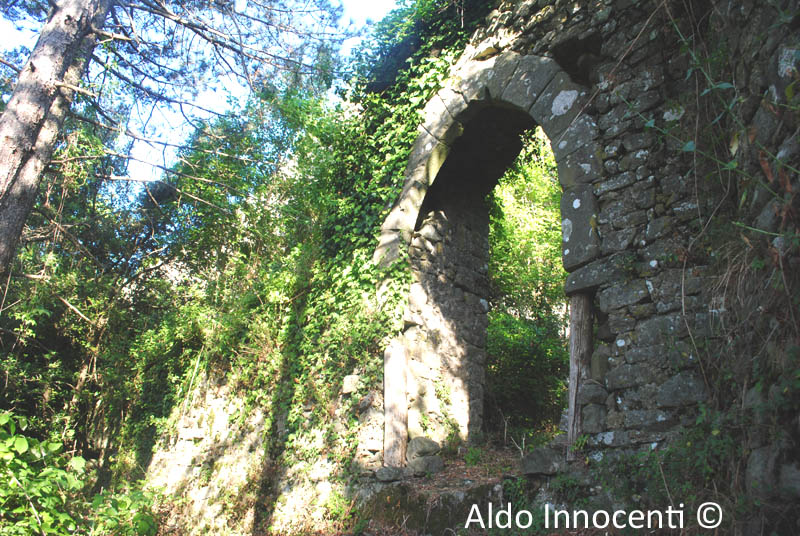 CASTELLO DI PONZANELLO: PORTA D'ACCESSO 1' IMMAGINE